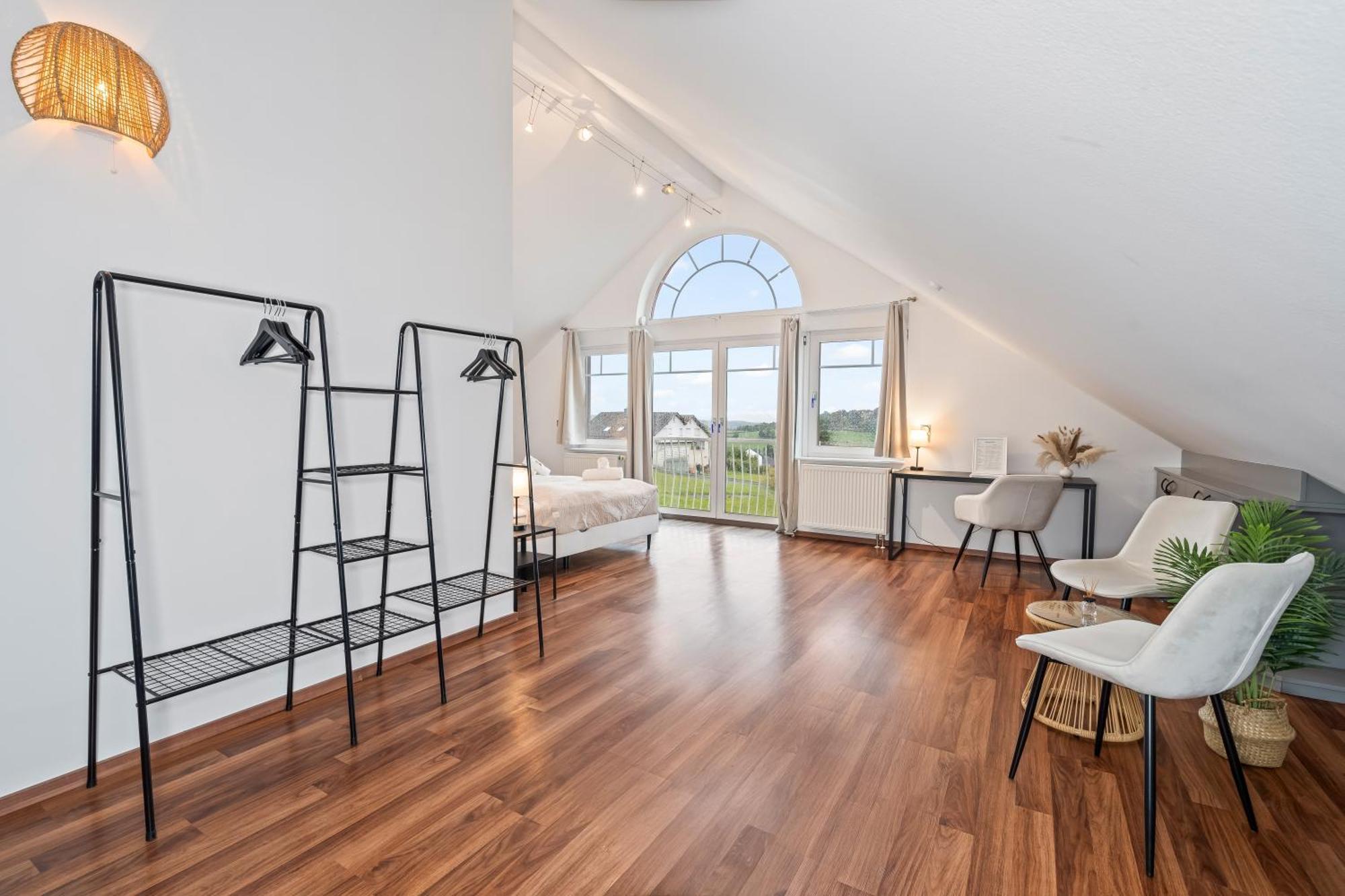 Stadtoase Fulda Mit Flair - Whirlpool, Balkon, 2Xparkplaetze, Highspeed Wlan Екстер'єр фото